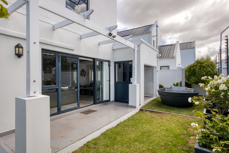 3 Bedroom Property for Sale in Helderberg Village Western Cape